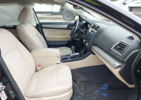 2019 Subaru Outback 2.5I Premium из США, поврежденный, VIN 4S4BSAFC7K3298649